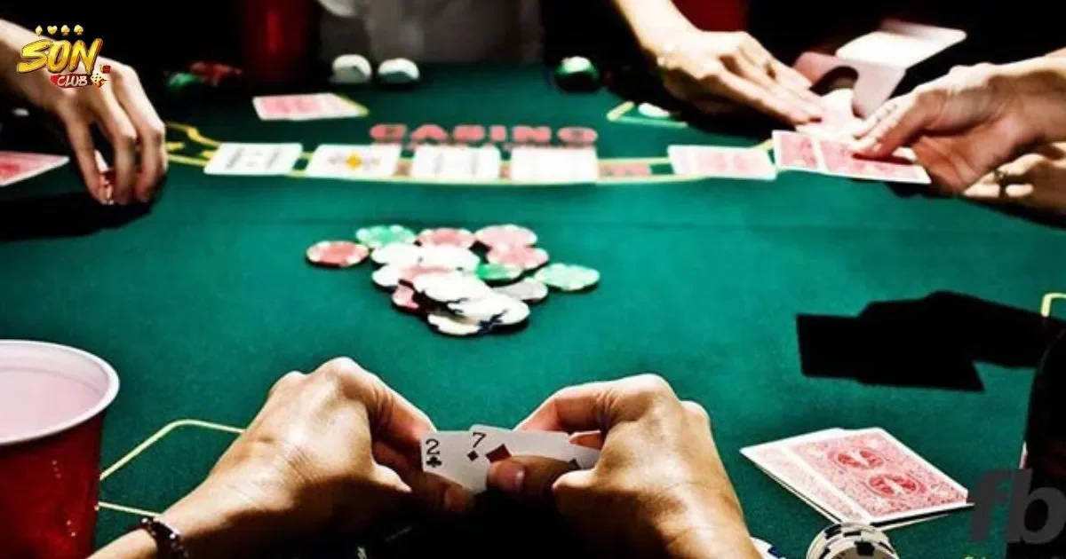Hướng Dẫn Cách Dealer Chia Bài Poker Điêu Luyện 2 Cách Dealer Chia Bài Poker: Phương Pháp Hiệu Quả Để Chia Bài Poker