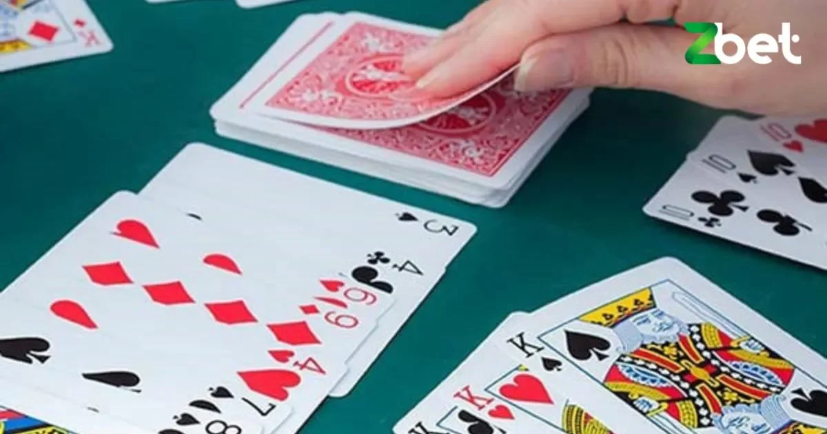 Hạ phỏm là gì? Cách chơi hạ phỏm cơ bản